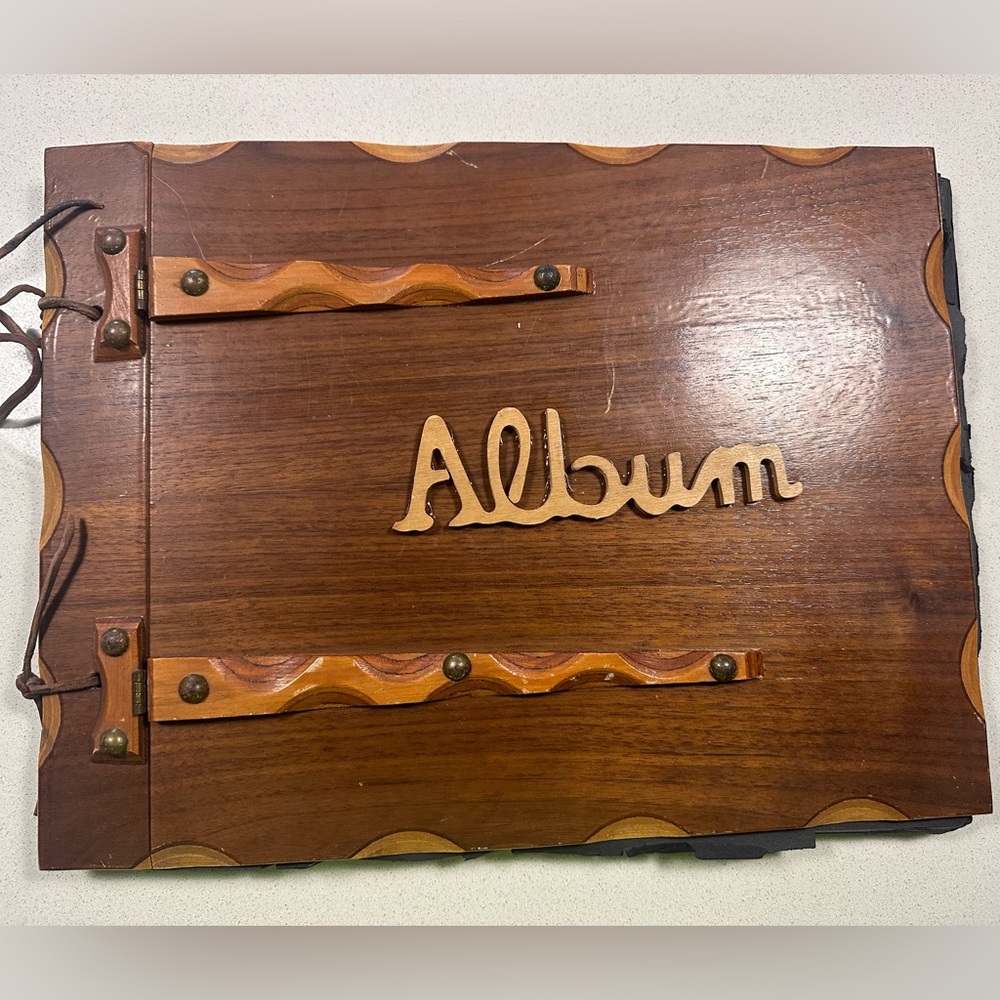 1940’S VINTAGE PICTURE ALBUM